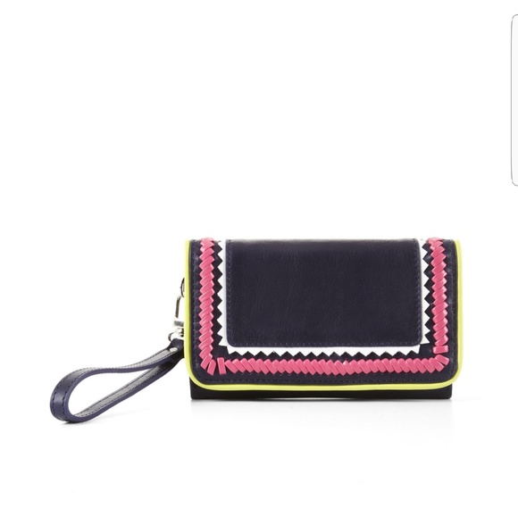 BCBGMaxAzria Handbags - BCBG Whipstitch Tech Wallet